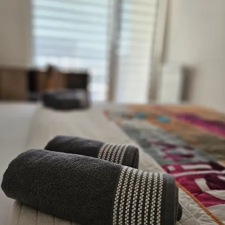 Apartment Sweet Pearl